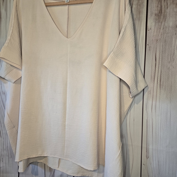 Zenana Oversized Cream V-Neck Tunic Top Size Large - Picture 3 of 7